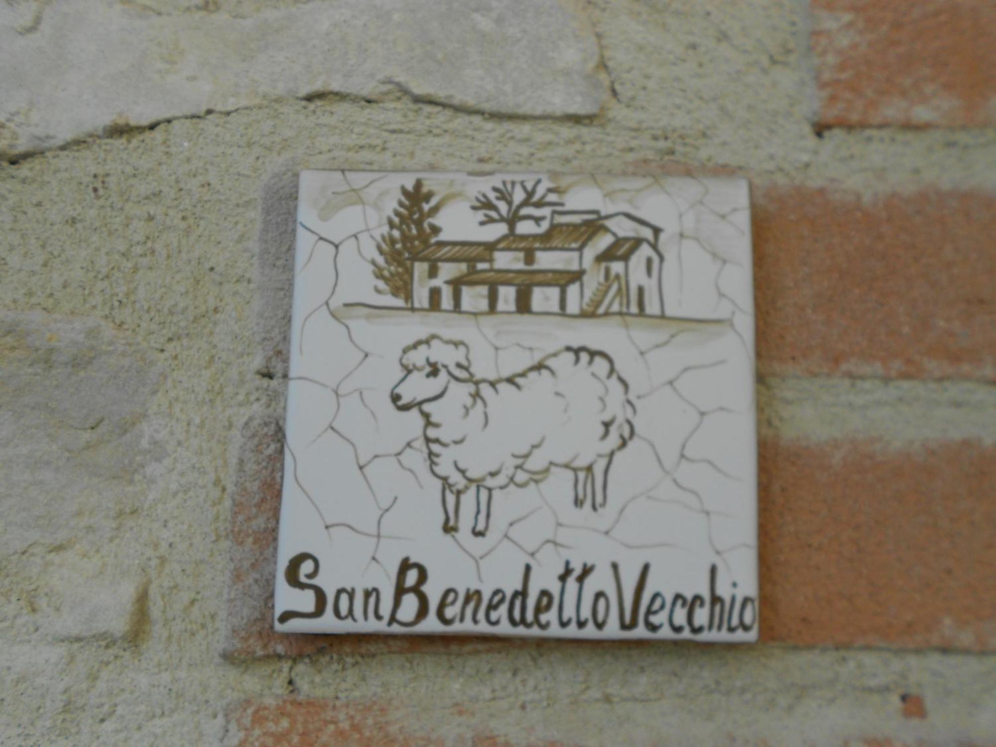 Agriturismo Borgo San Benedetto Villa Pietralunga  Exterior foto